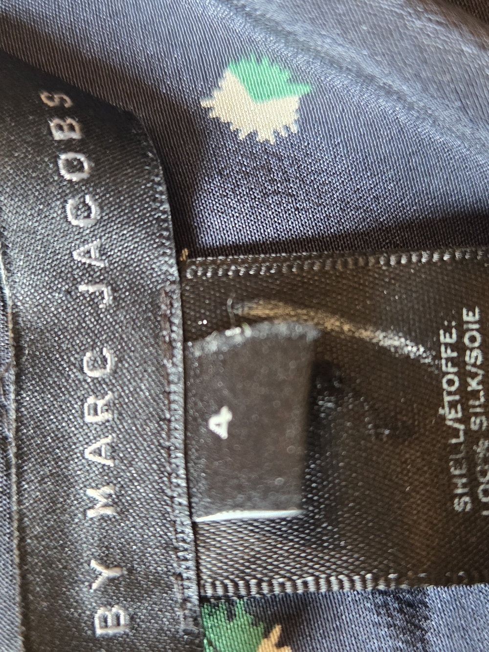 Marc by Marc Jacobs 100% Silk Tie Neck Blouse Size 4 Navy Green Print - Picture 4 of 5